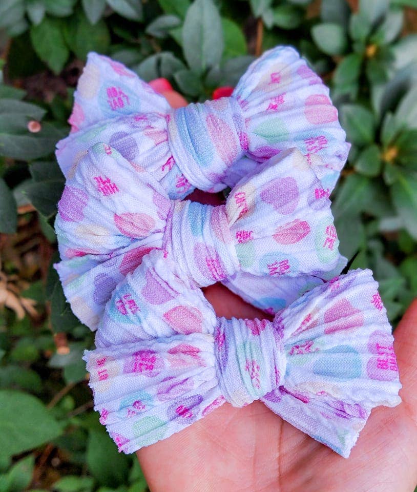 Daisy Bow-Conversation Hearts