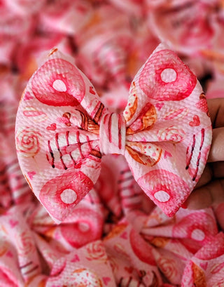 Savannah Bow-Pink Treats