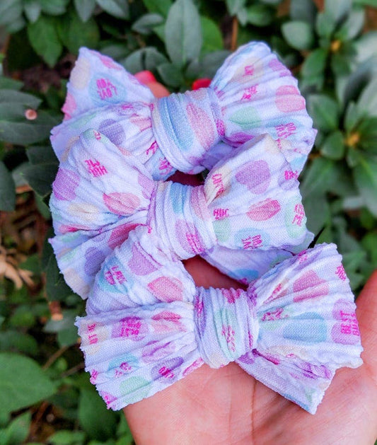 Daisy Bow-Conversation Hearts