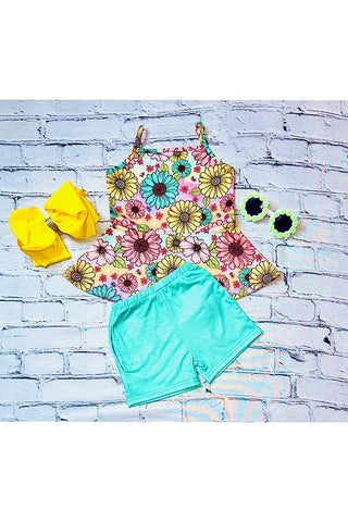 Multicolor Daisies Top with Aqua Pocket Shorts
