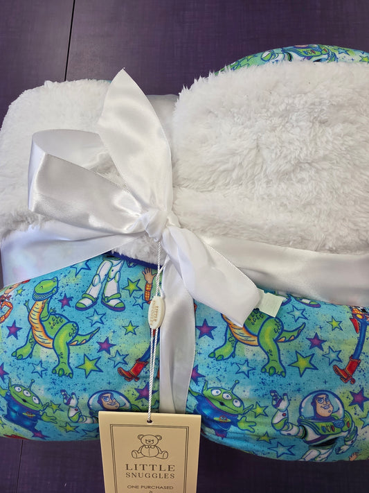 To Infinity Plush Bamboo Blanket - Medium